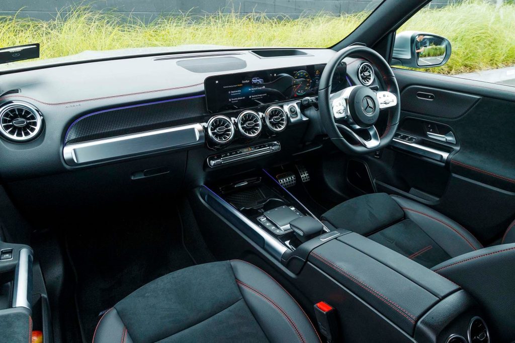 Mercedes-Benz EQB 350 4Matic interior