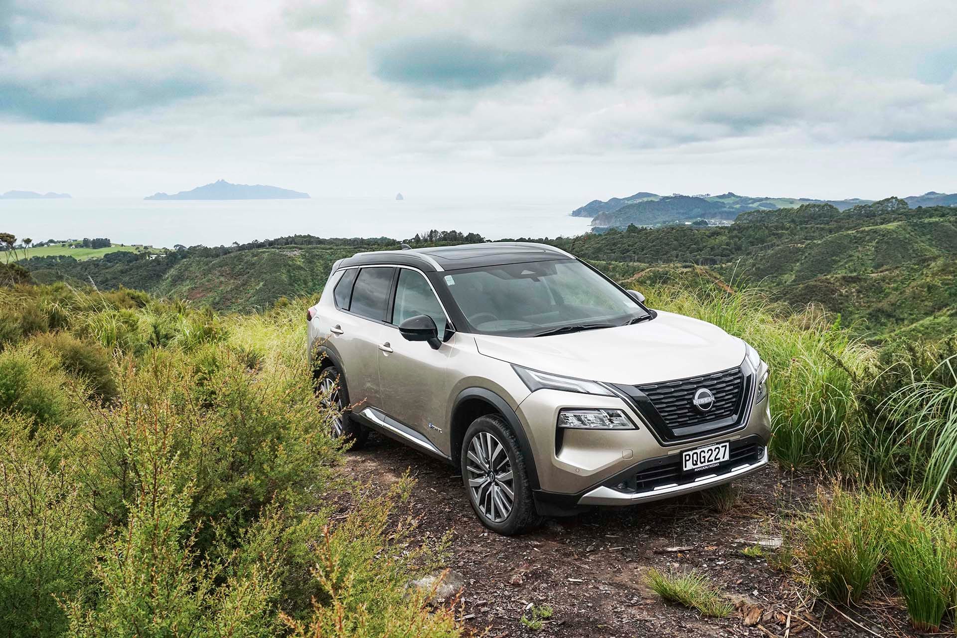 2016 Nissan X-Trail ST AWD Review - Drive