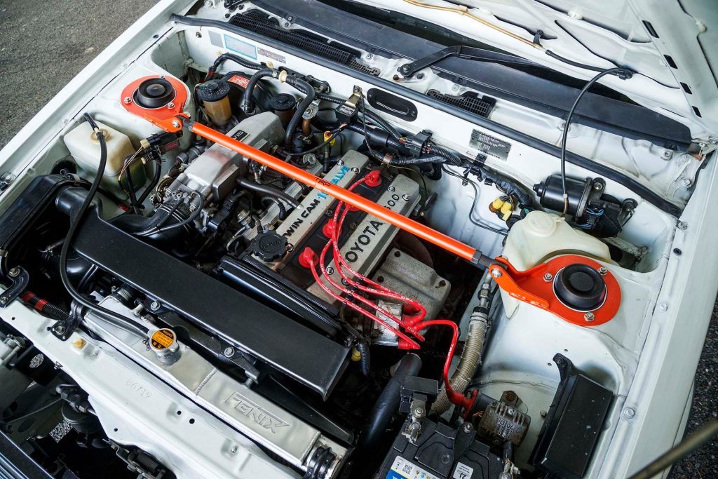 Toyota Corolla Levin GT engine bay