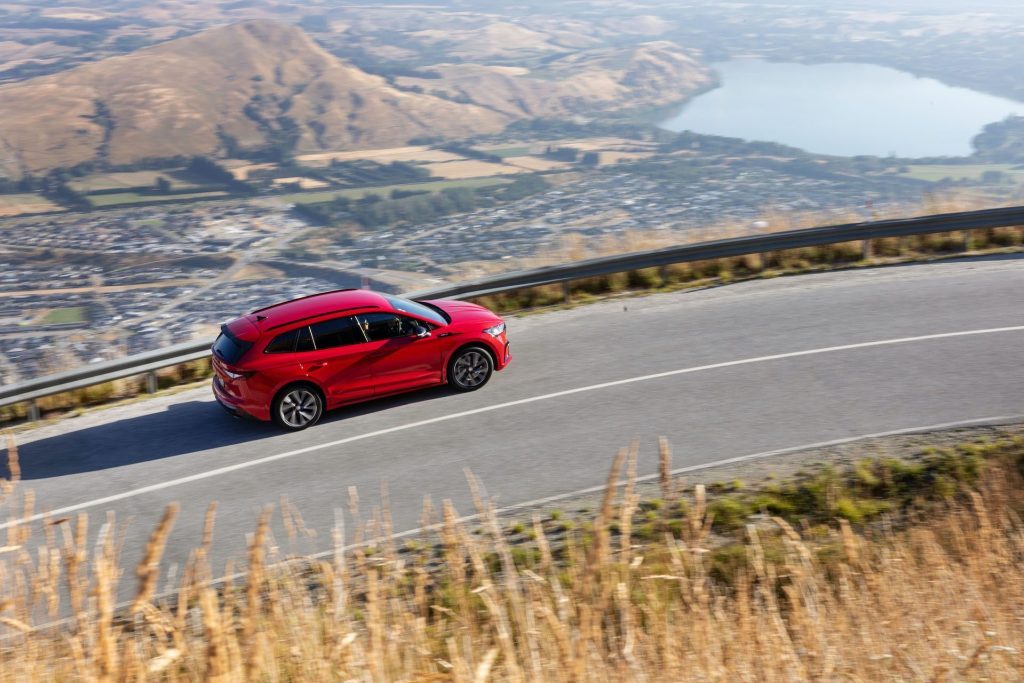 Skoda Enyaq scenic panning