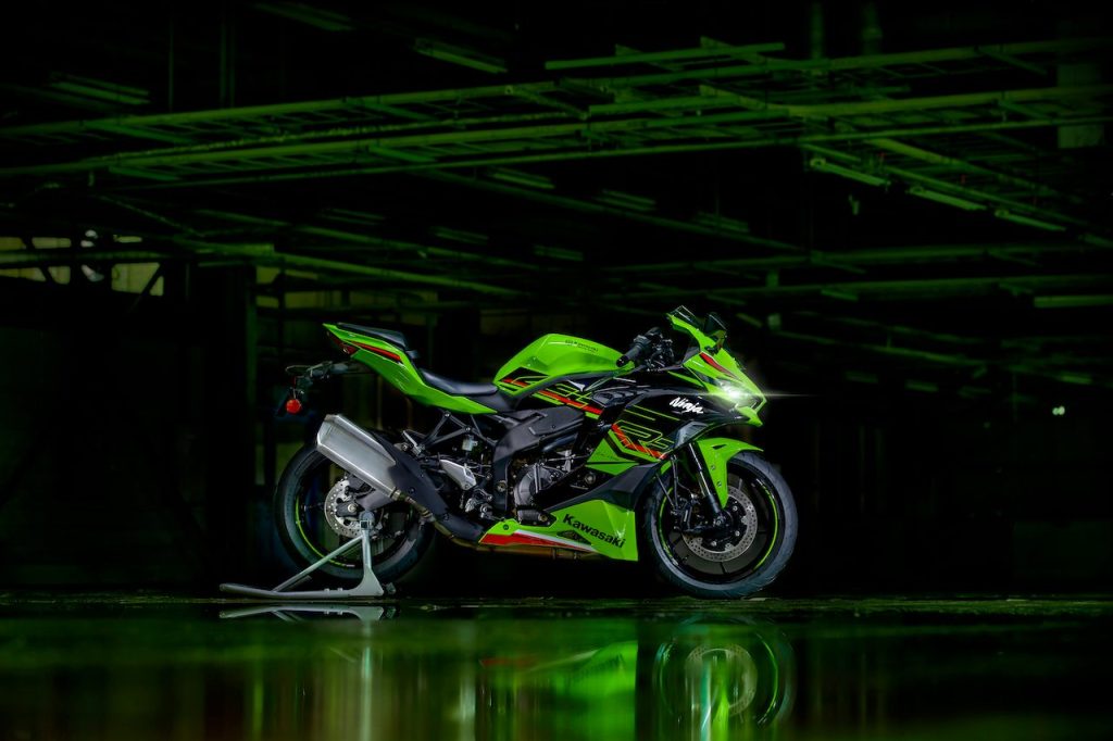 Kawasaki Ninja ZX-4R in dark warehouse