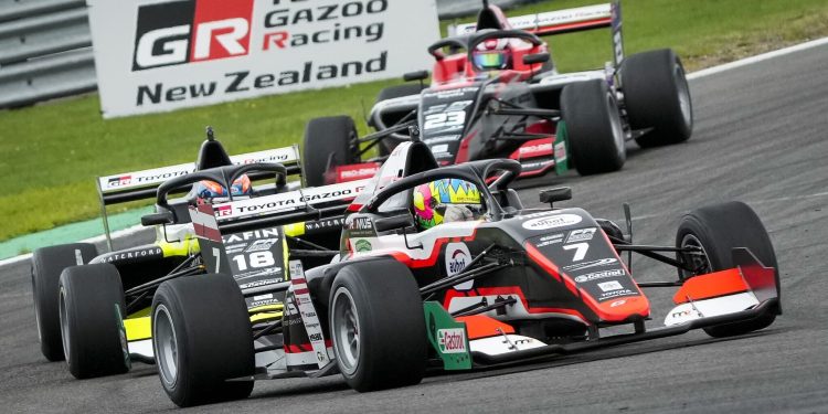 Charlie Wurz leading Toyota Formula Regional feature race