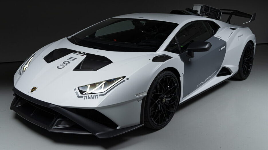 Lamborghini Huracan STO Time Chaser_111100 front three quarter view