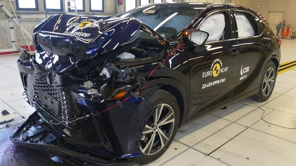 Lexus RX crash test front view