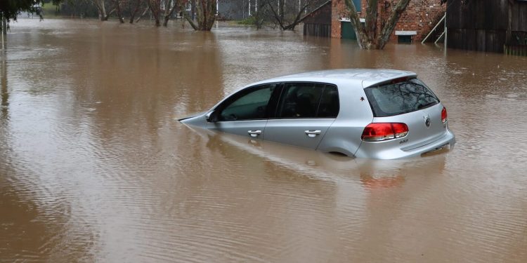 Volkswagen Golf in flood