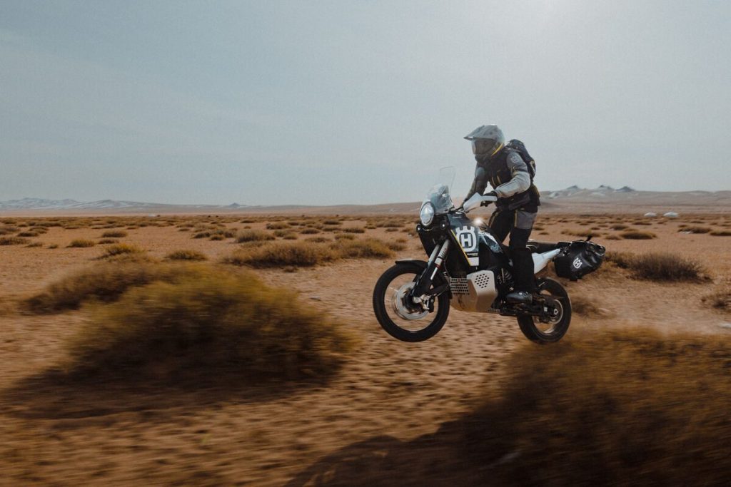 Husqvarna Norden 901 jump
