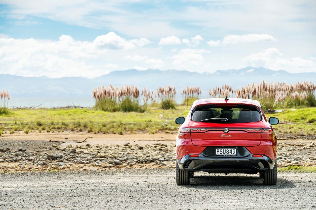 Rear end shot of the Alfa Romeo Tonale Veloce