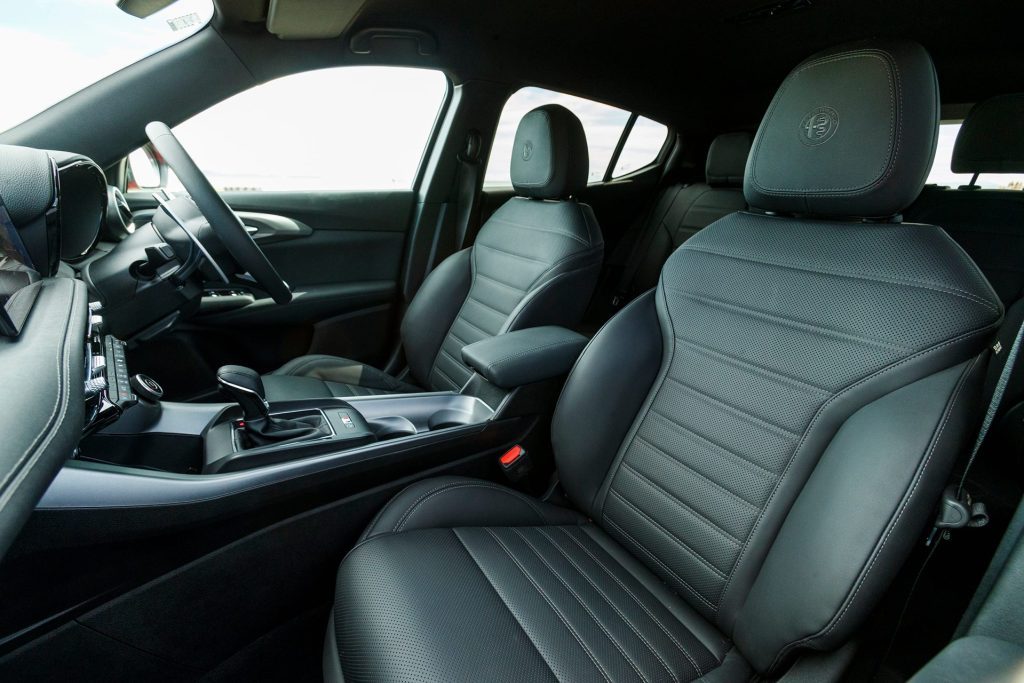 Front seats of Alfa Romeo Tonale Veloce