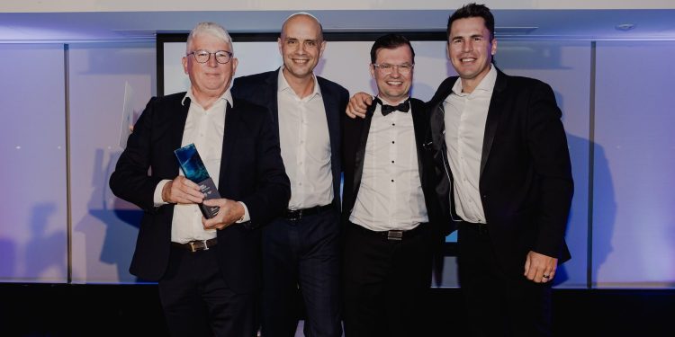 Auckland City BMW members celebrating Dealer of the Year win 2022