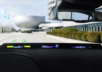 BMW Panoramic Vision head-up display on windscreen