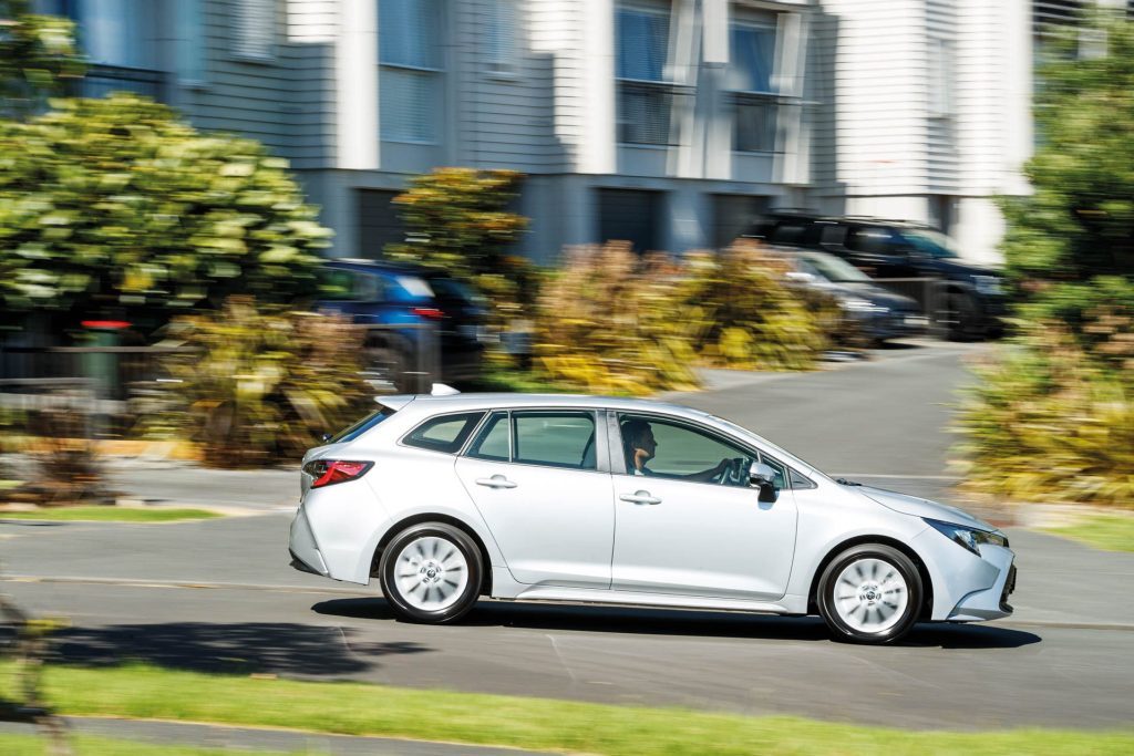 Toyota Corolla GX Hybrid 