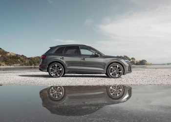 Audi Q5 50 TFSI e quattro side view