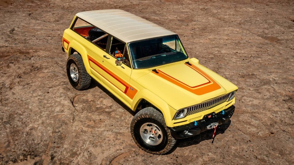 Jeep Cherokee 4xe concept front three quarter view