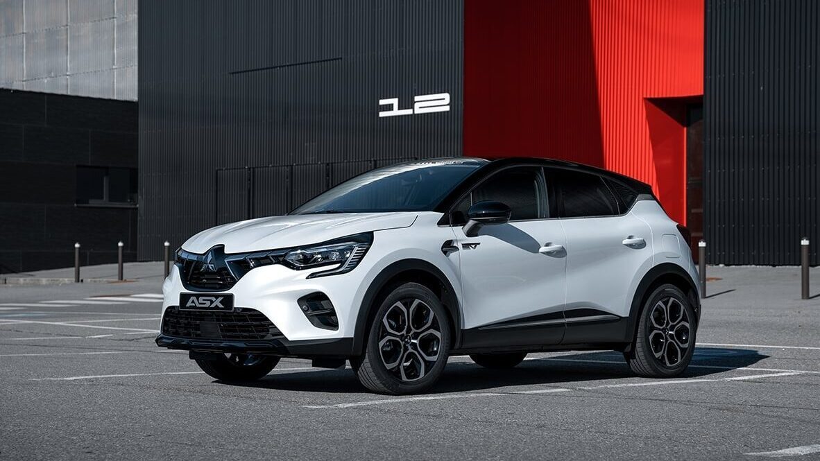 Mitsubishi ASX front three quarter view