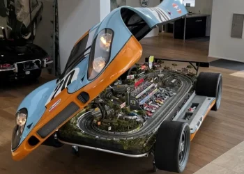 Porsche 917 slot car raceway open