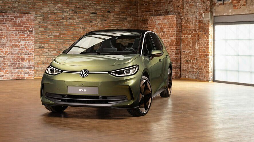 Volkswagen ID.3 facelift front three quarter view