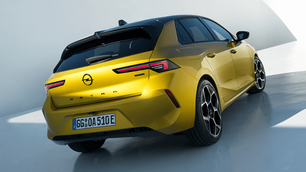 Opel Astra GSe PHEV rear three quarter view