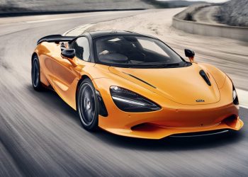 McLaren 750S driving on track