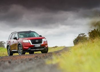 2022 Nissan Pathfinder Ti-L parked up, ready for its review