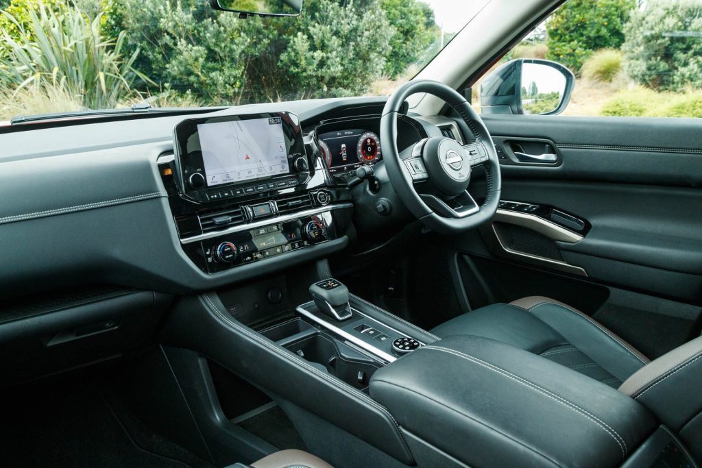 Front dash and seat area of the new Nissan Pathfinder 2022