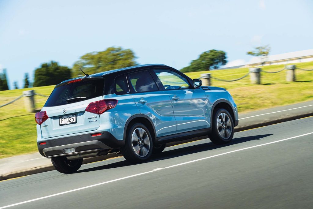 The new Suzuki Vitara JLX Hybrid in action