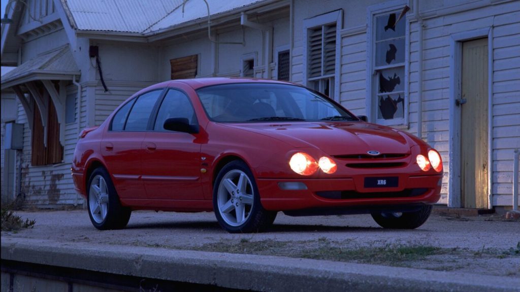 Ford AU Falcon XR6 front three quarter view