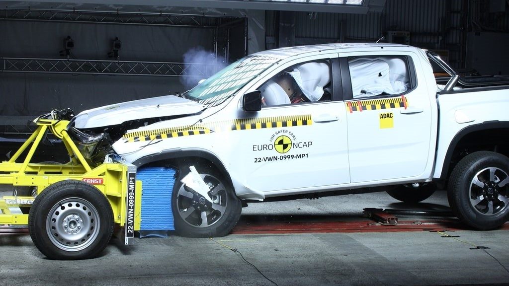 Volkswagen Amarok front crash test