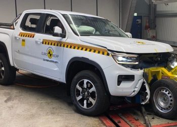 Volkswagen Amarok frontal offset crash test