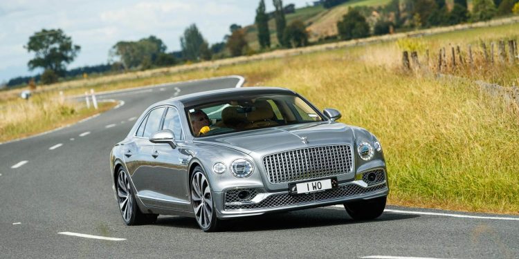 Bentley Flying Spur Hybrid takes a corner