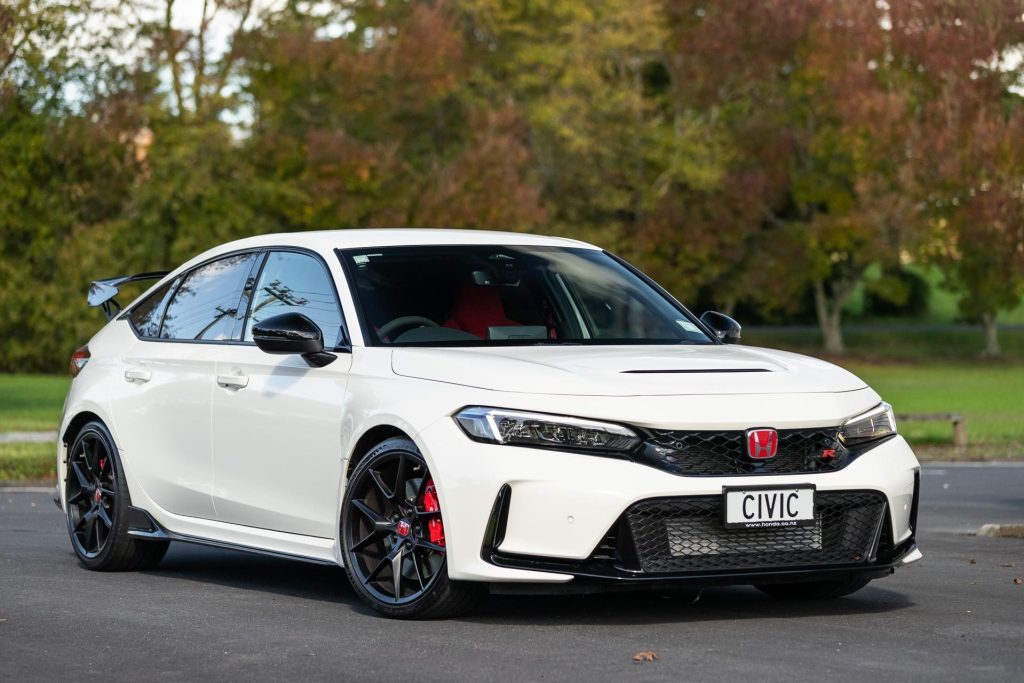 Civic Type R 2022 parked up