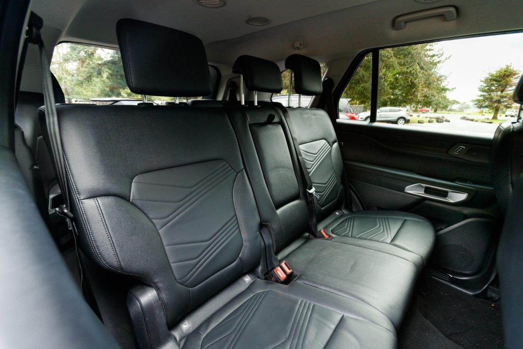 Middle seats in the Ford Everest Trend