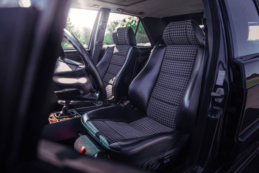 Mercedes-Benz 190e Evo II front seats