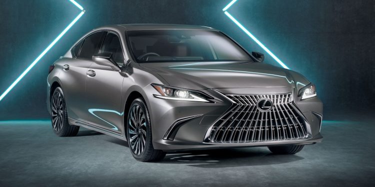 Lexus ES 300h Crafted Edition front three quarter view