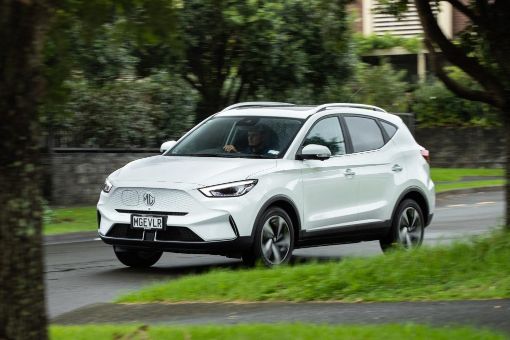 MG ZS Longrange EV in white