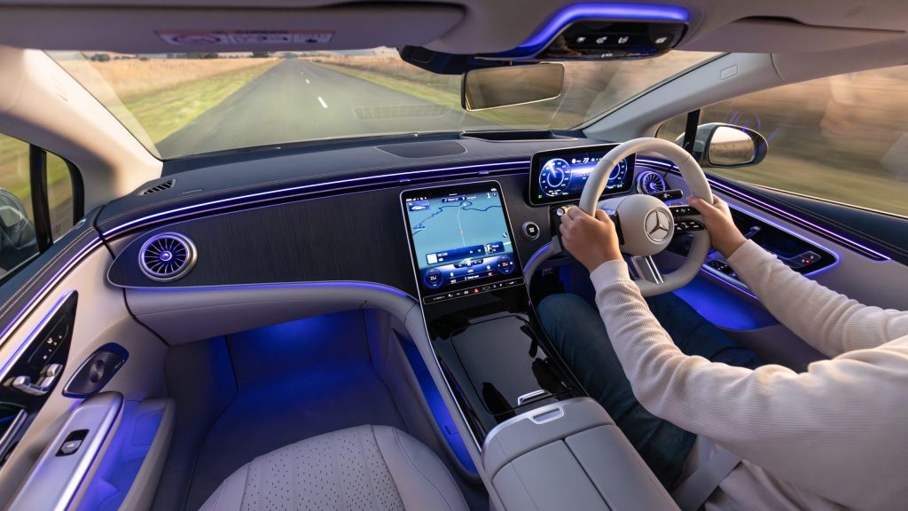 Mercedes-Benz EQE 350 4Matic+ interior lit up