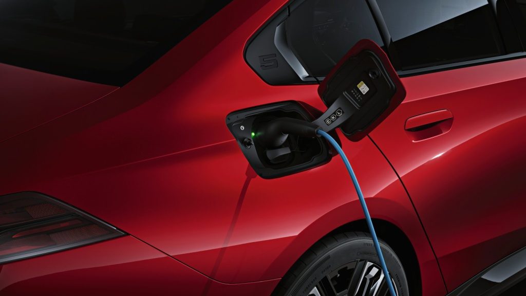 BMW i5 M60 xDrive charging