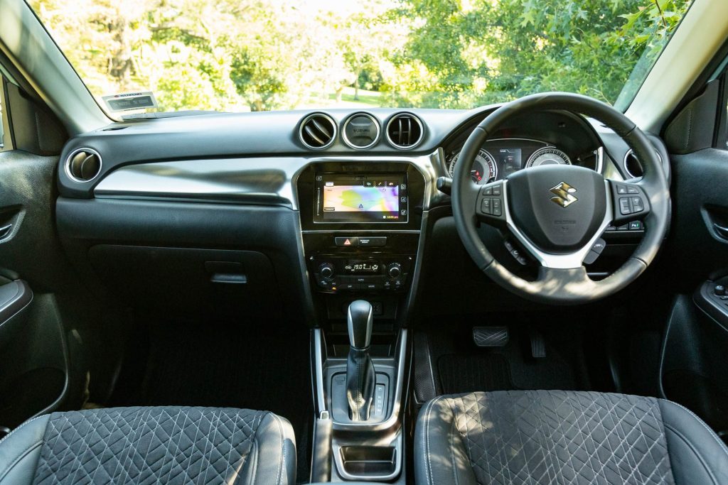Suzuki Vitara Hybrid front view of interior