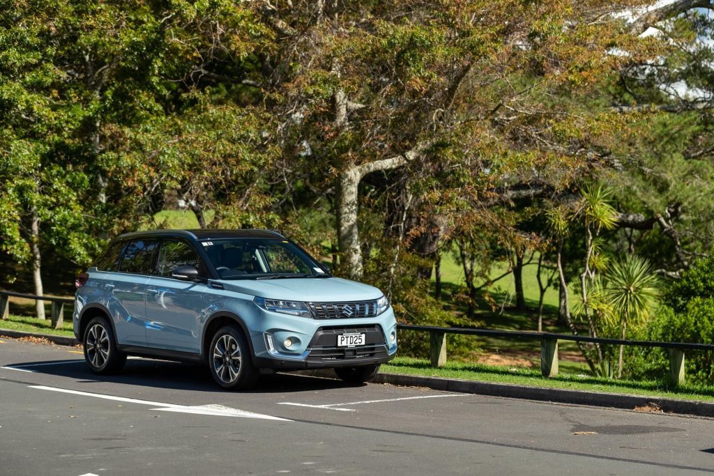 Suzuki Vitara Hybrid JLX front view