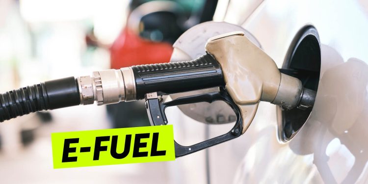 Fuel nozzle in car