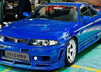 Nissan Skyline GT-R (R33) Nismo 400R front three quarter view