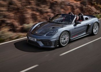 Porsche 718 Boxter Spyder RS driving along road