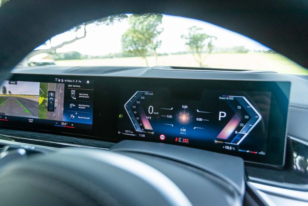 Mono screen layout of the BMW X7 interior