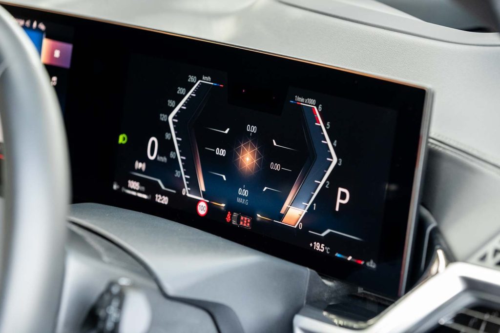 Driver's display in the X7 BMW