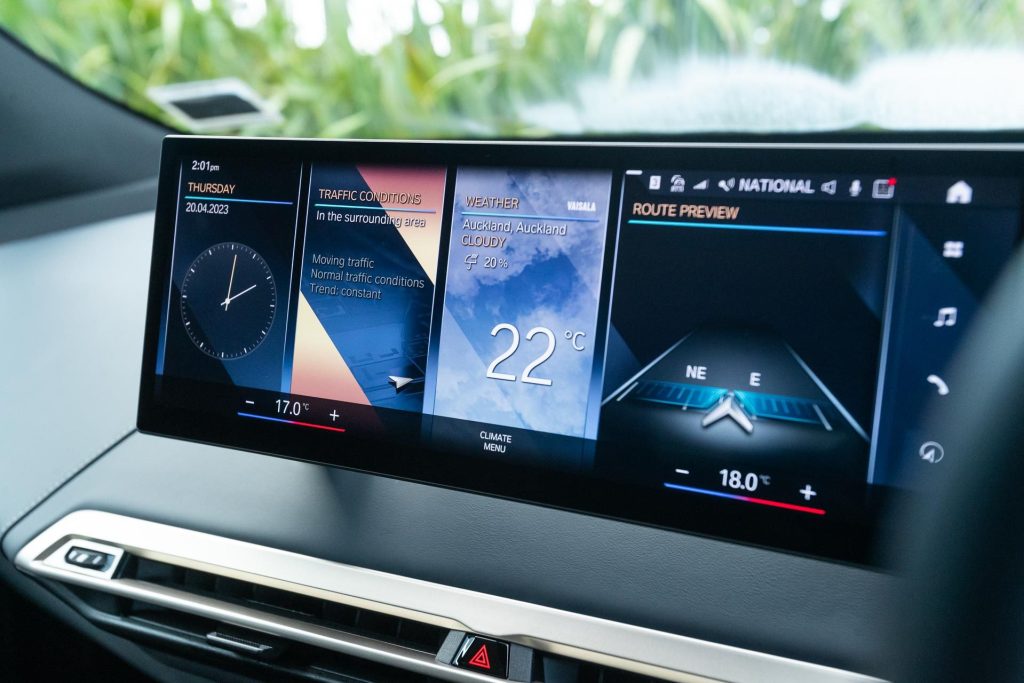 Infotainment screen in the BMW iX M60