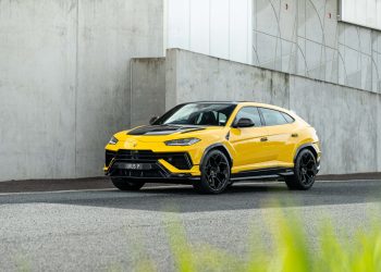 Front quarter shot of Lamborghini Urus Performante