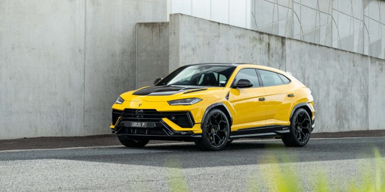 Front quarter shot of Lamborghini Urus Performante