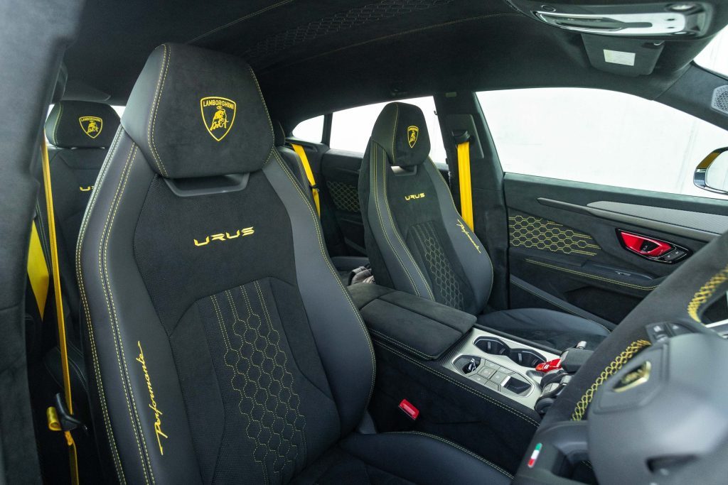 Lamborghini Urus Performante front seats and interior