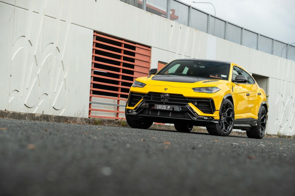 Lamborghini Urus Performante front quarter angled