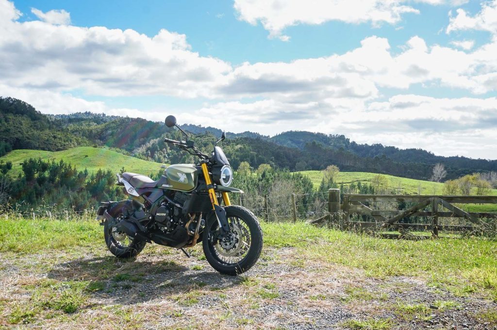 Moto Morini Seiemmezzo 650 SCR parked in an Auckland farm road