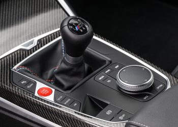 Manual gear stick in BMW M2